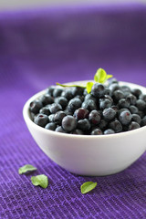 Fresh blueberries in a bowl