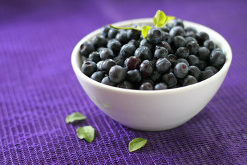 Fresh blueberries in a bowl