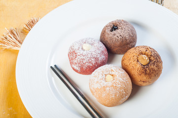 round donuts with flavored fillings
