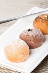 round donuts with flavored fillings