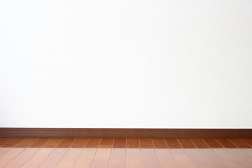 壁とフローリング