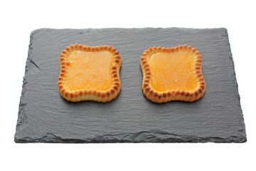 2 biscuits