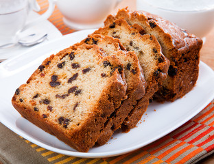 Delicious fresh sliced ​​cake on a plate