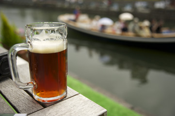 運河とビール