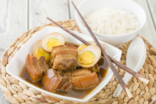 Thit Heo Kho Trung - Vietnamese caramelized pork with eggs