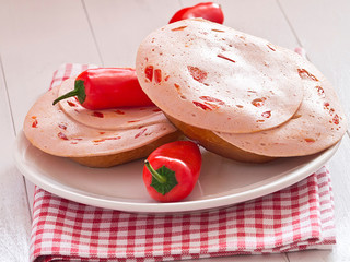 Wurstbrötchen mit Paprika Lyoner © Eddie