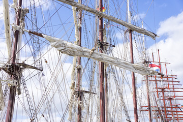 Masten von Segelschiffen auf der Kieler Woche 2013