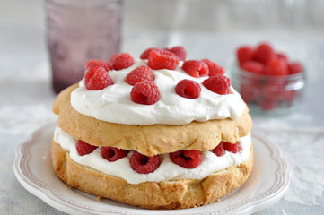 Himbeer Sahne Torte