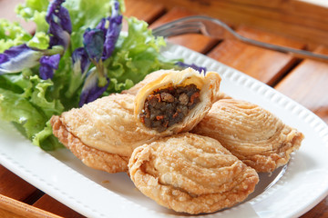 Pastry samosas