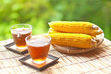 トウモロコシと麦茶