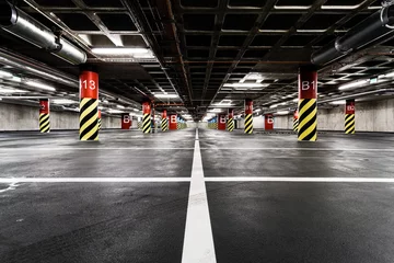 Photo sur Aluminium Tunnel Intérieur souterrain de garage de stationnement