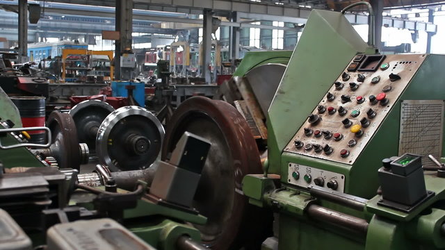 Control of a large lathe
