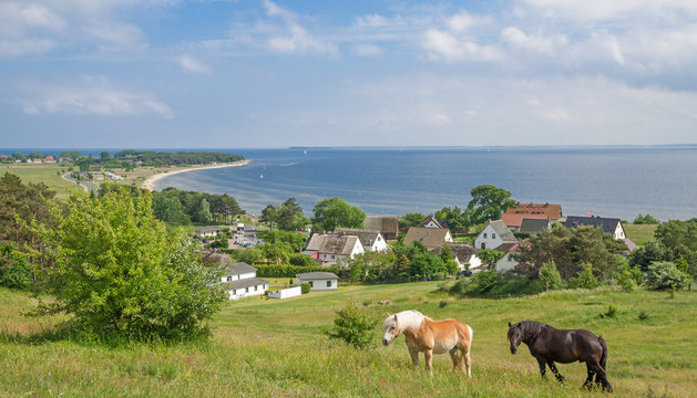 der beliebte Fischerort Klein-Zicker auf dem M&ouml;nchgut auf R&uuml;gen