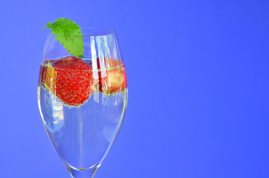 Erdbeeren mit Sekt