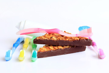 Nach dem Naschen Zähneputzen nicht vergessen