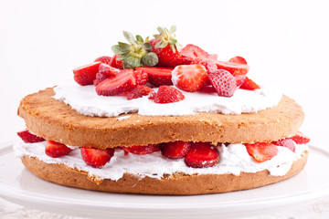 strawberry cream cake