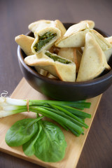 Schale mit Fatayer Bi Lahim