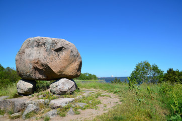 Memorial stone © olandsfokus