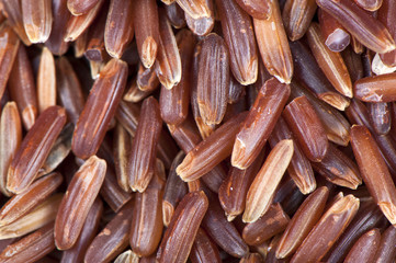 Peeled red rice