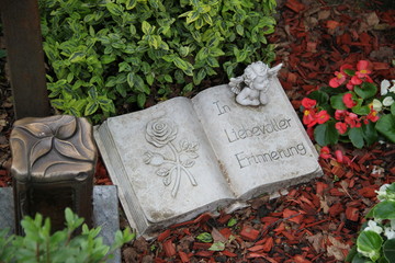 Friedhof - In liebevoller Erinnerung