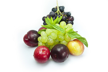 Erik, üzüm ve nane yaprakları