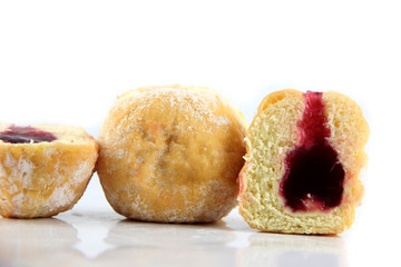 Zoom Blueberry donuts.