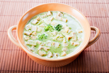 Healthy spring broccoli soup