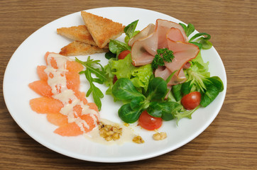 Appetizer of jamon with vegetables