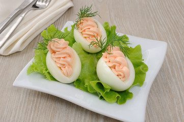 Eggs stuffed with salmon pate