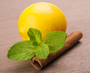 mint with lemon
