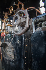 Fototapeta premium Commandes d'une locomotive à vapeur