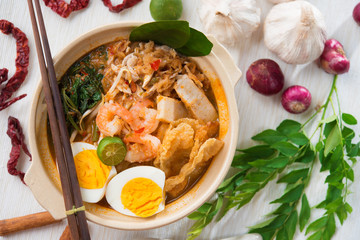 Singaporean prawn mee