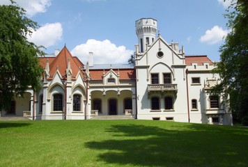 Fototapeta na wymiar stary wspaniały pałac rodziny Sroczyński w Jaśle