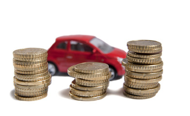 argent et voiture rouge