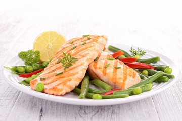 grilled salmon with vegetable