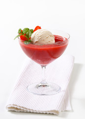 Ice cream with strawberry puree