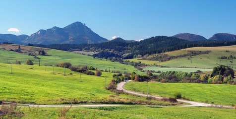 Naklejka premium Green meadows at Bobrovnik and Great Choc Mountain