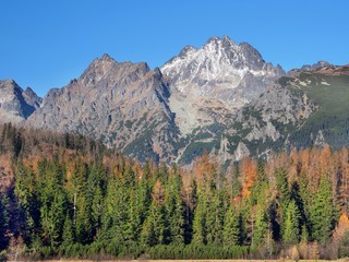 Popradsky Hreben and Tazky Stit in autumn