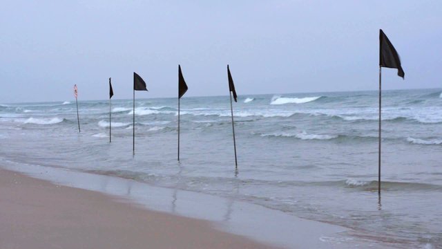 Black  flags– bathing is strictly forbidden