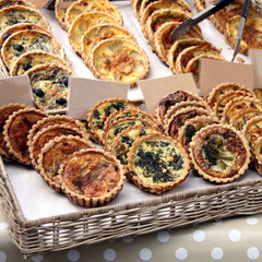 diverse kleine quiches