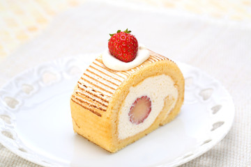 いちごのロールケーキ