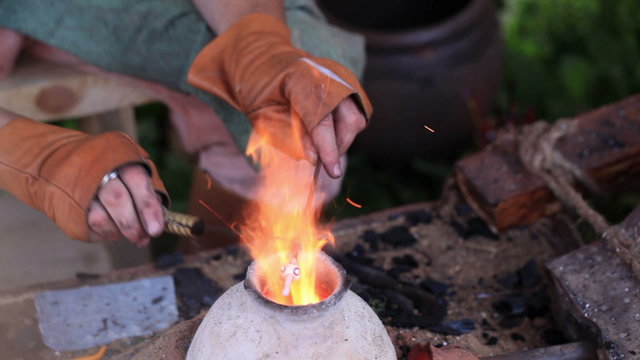 Glass artist in his workshop 4