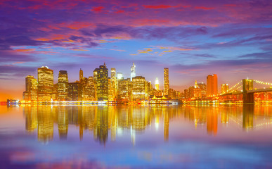 Fototapeta na wymiar New York City USA, colorful sunset panorama of Manhattan