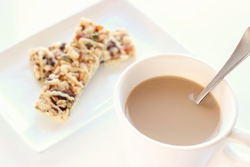 ミューズリーバーと紅茶