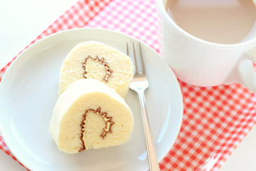 ロールケーキと紅茶