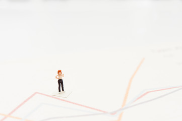 Obraz premium 女性と折れ線グラフ