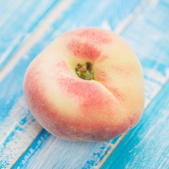 Donut saturn peach, close-up