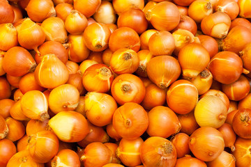 display onions at the market