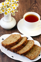 Pattypan cake with raisin