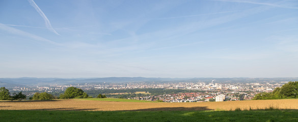 Panorama sur la plaine et la ville de bâle